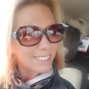 Meet your Posher, Alicia